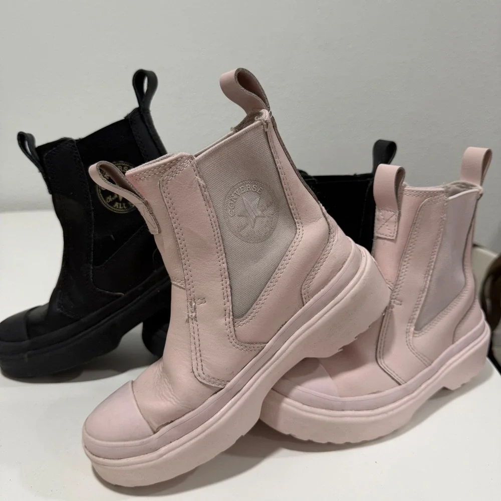 Converse Youth Chuck Taylor All Star Lugged Boots Black Pink Size 1 (SET OF 2)